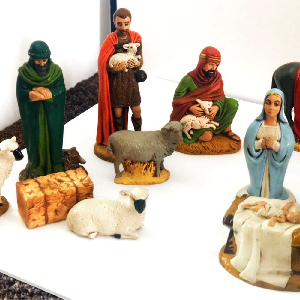 16 piece Vintage Holland Mold Hand Painted Nativity Set 1970’s - Picture 7 of 9